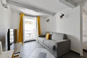 Charming flat overlooking the Place de Lenche in Marseille - Welkeys